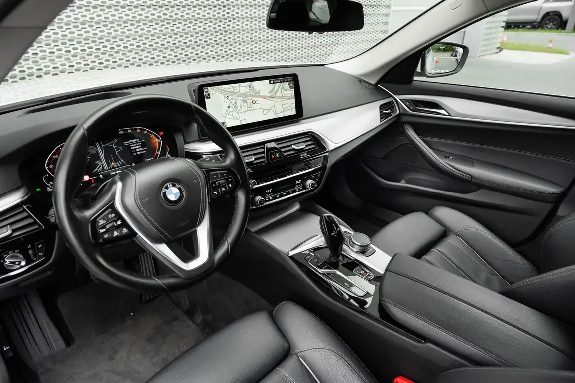 BMW 5 SERIES
