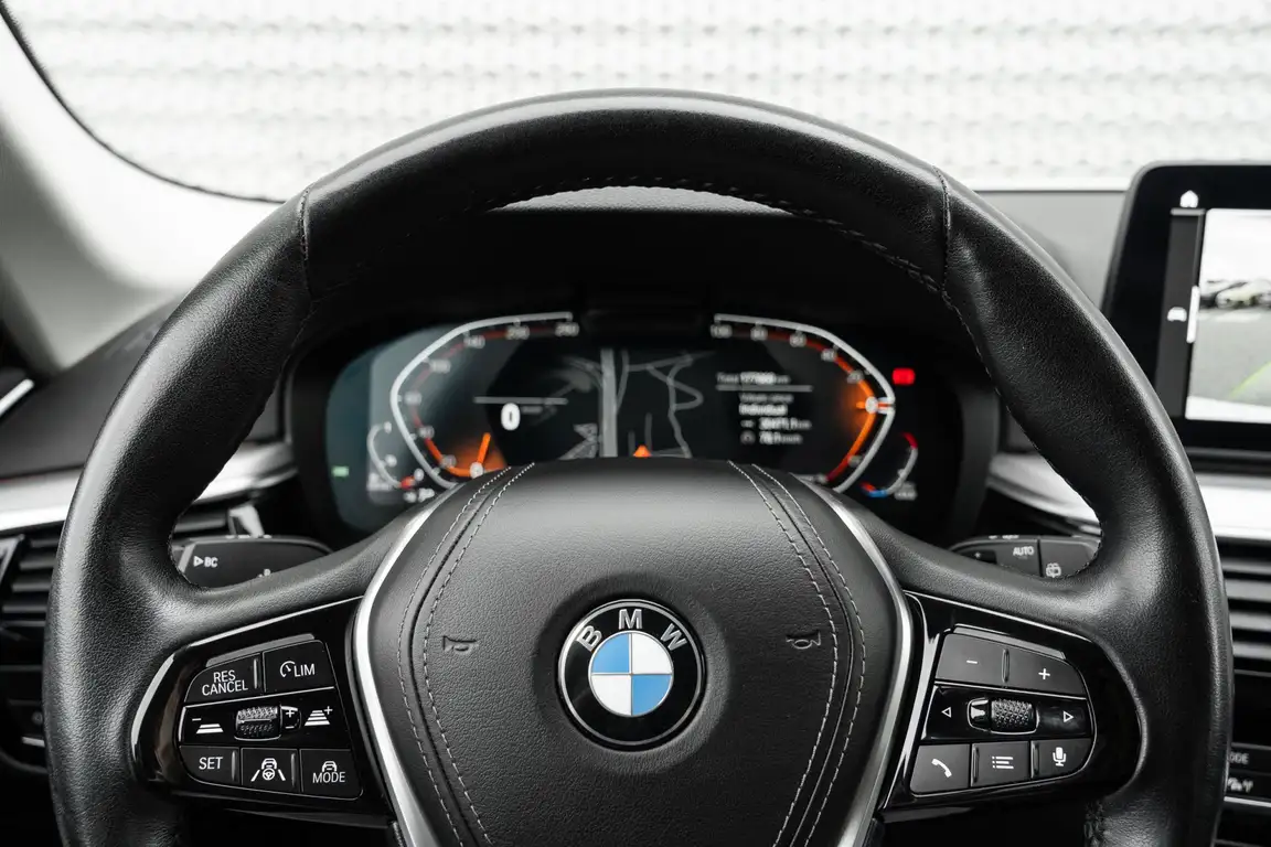 BMW 5 SERIES