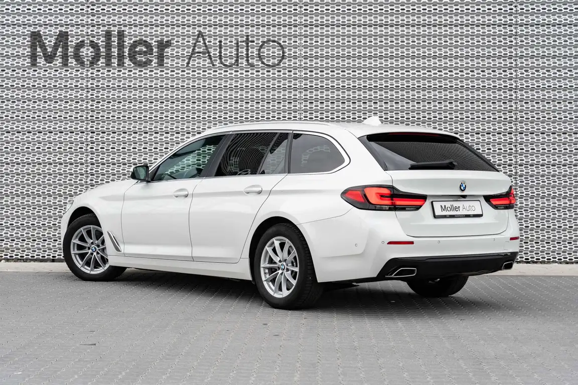 BMW 5 SERIES