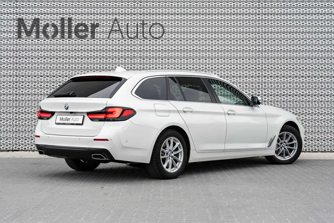 BMW 5 SERIES