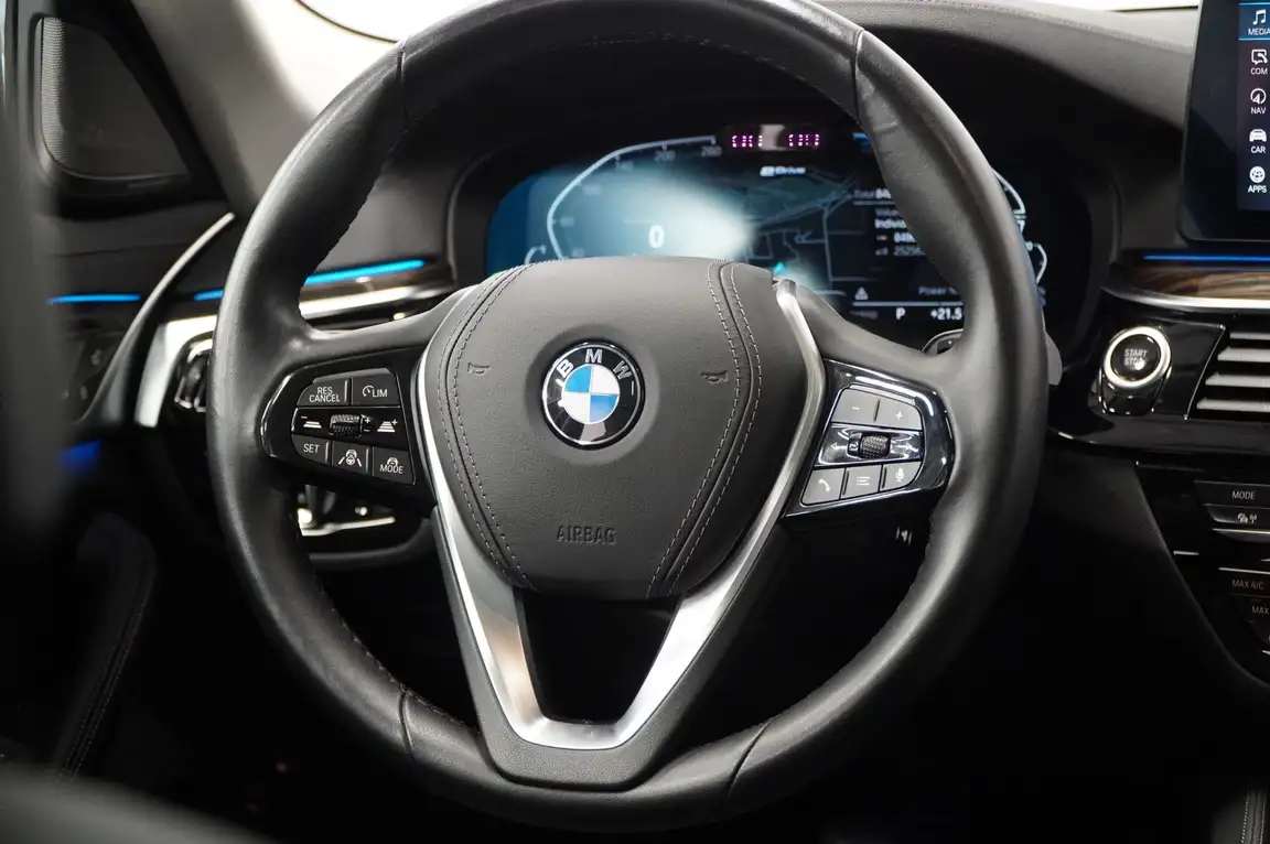 BMW 5 SERIES