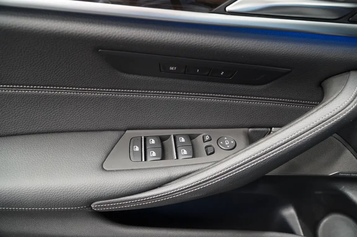 BMW 5 SERIES