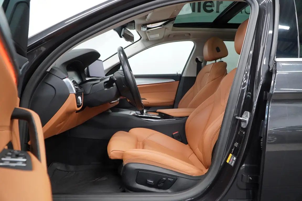 BMW 5 SERIES