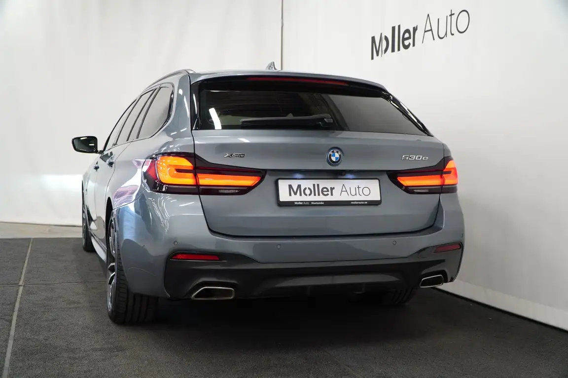 BMW 5 SERIES
