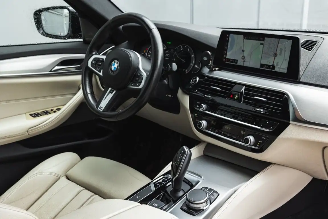 BMW 5 SERIES