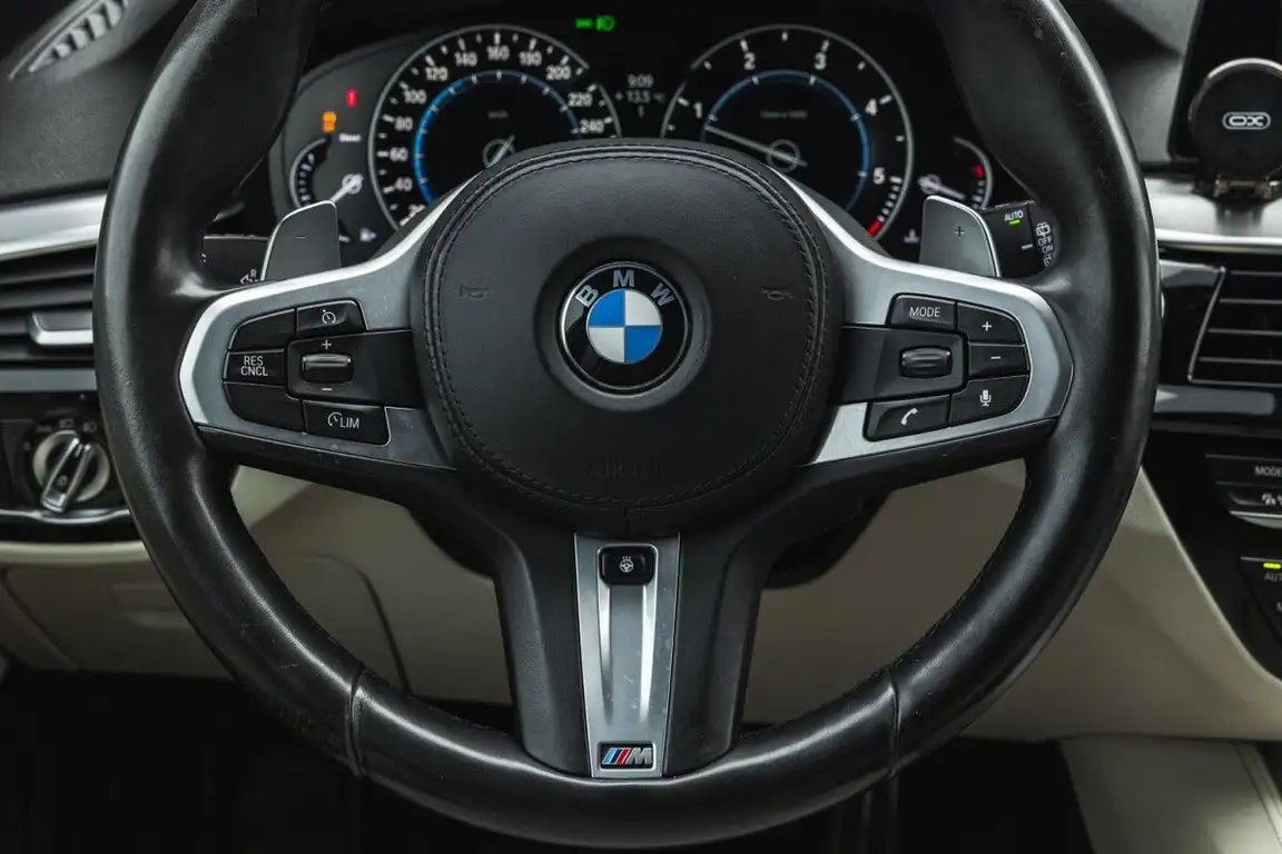 BMW 5 SERIES