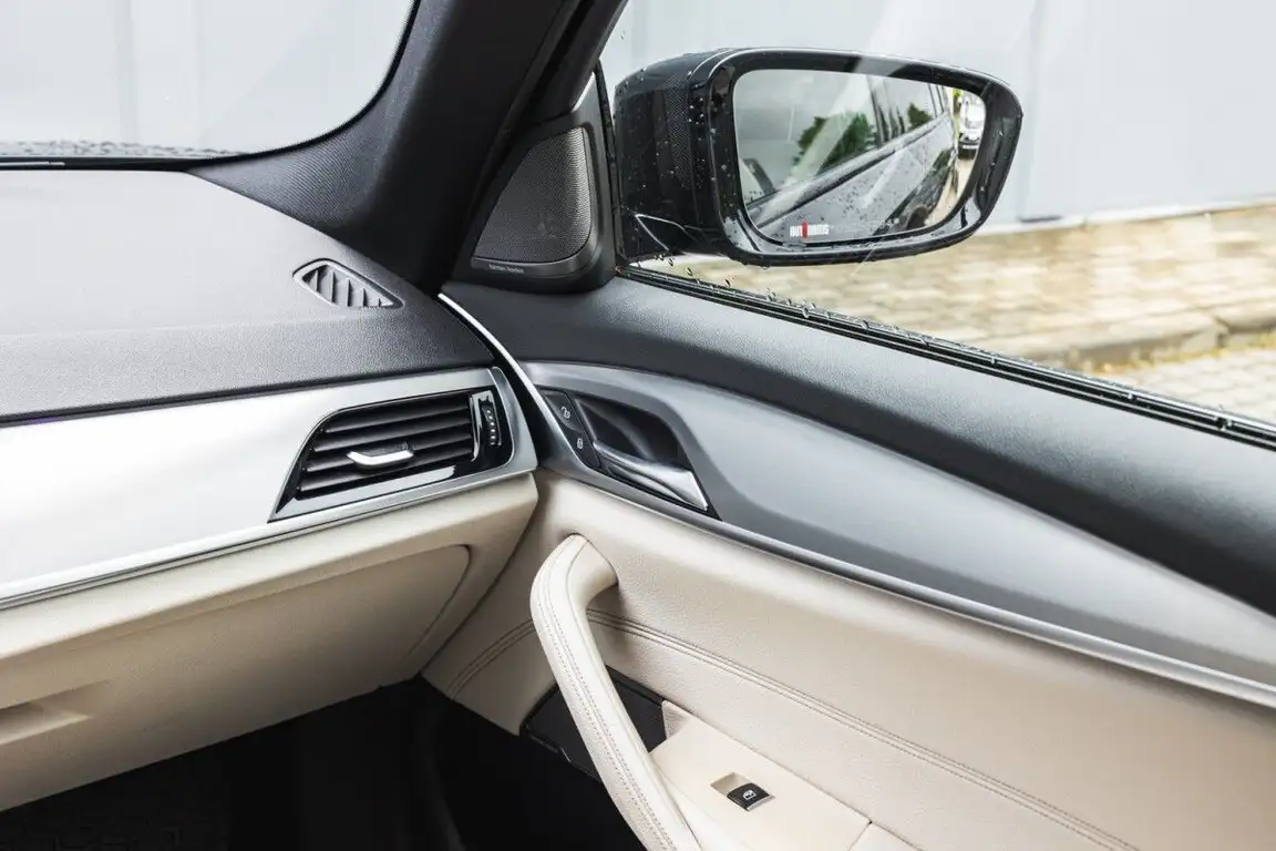 BMW 5 SERIES