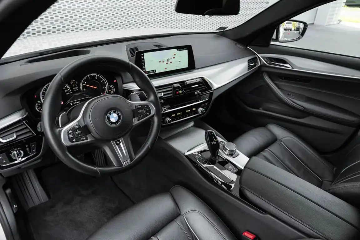 BMW 5 SERIES