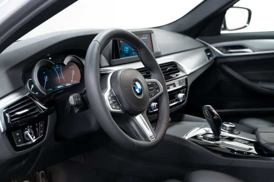 BMW 5 SERIES