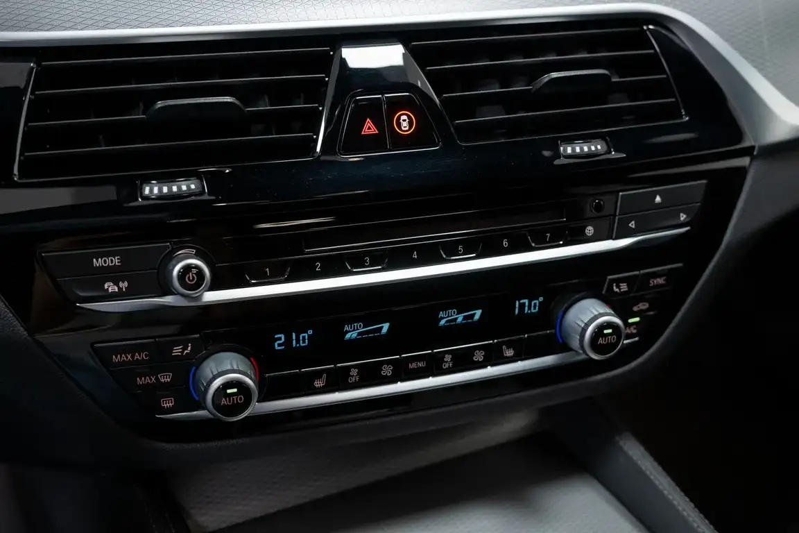 BMW 5 SERIES