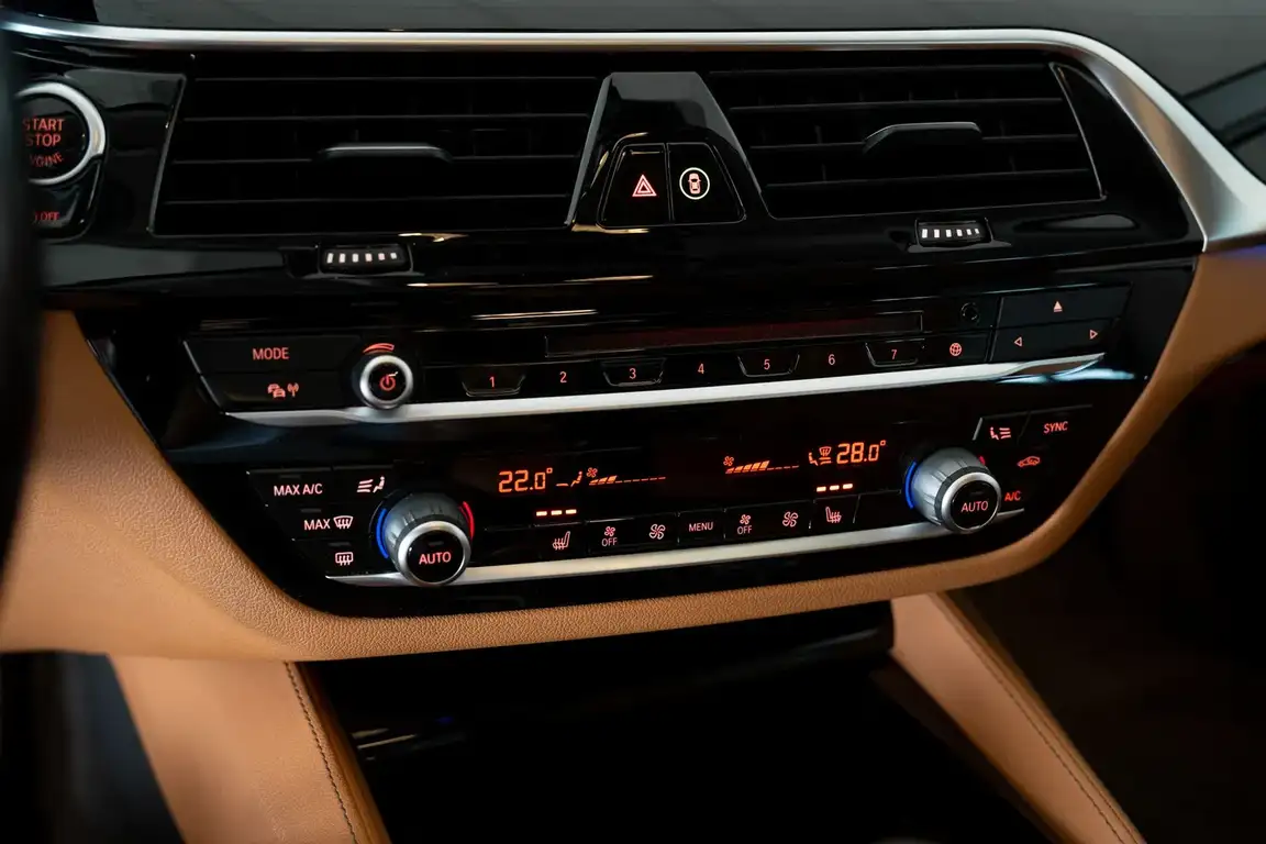 BMW 5 SERIES