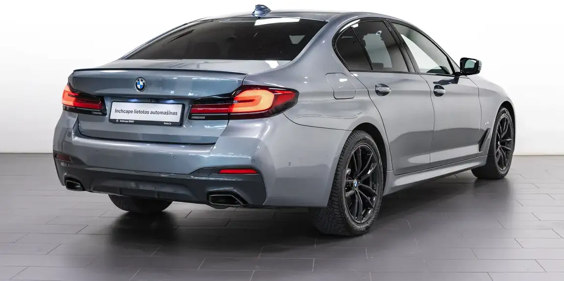 BMW 5 SERIES