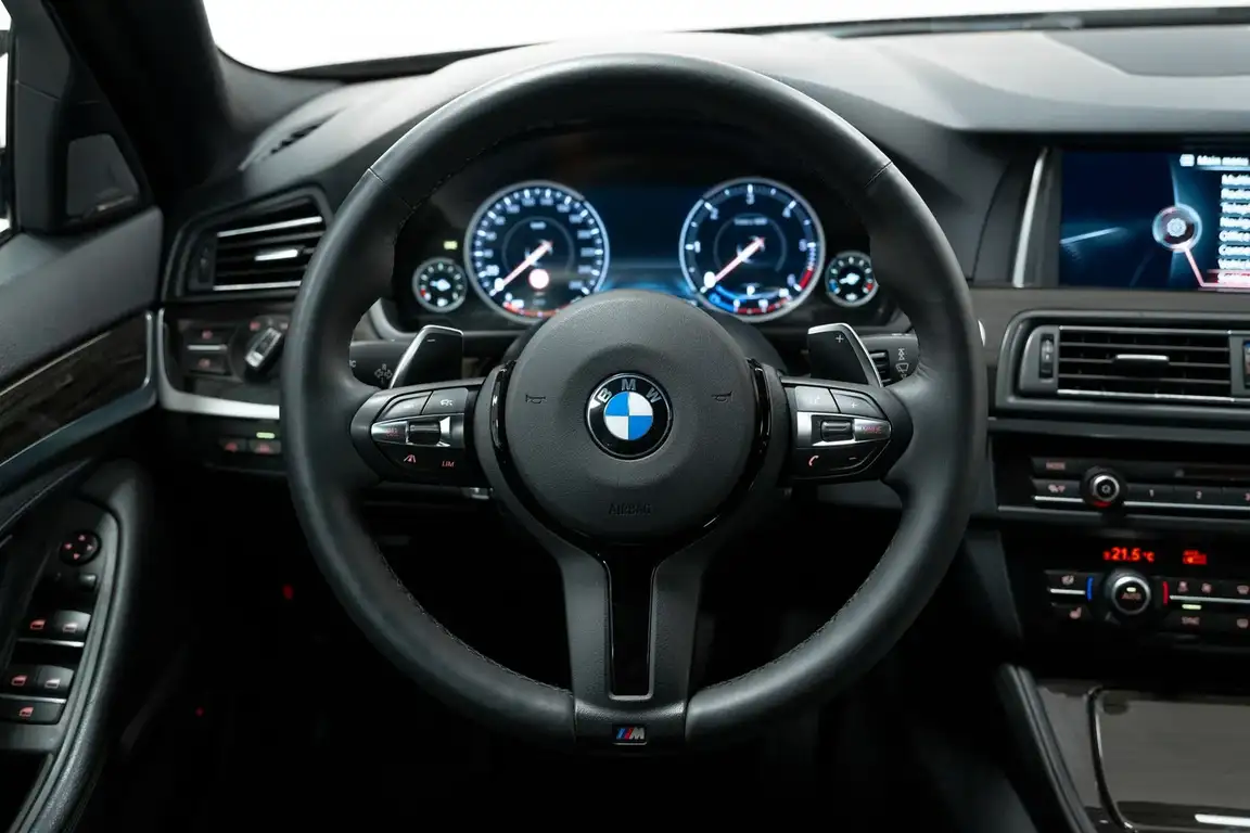 BMW 5 SERIES