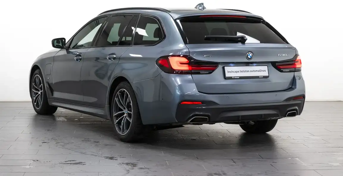 BMW 5 SERIES