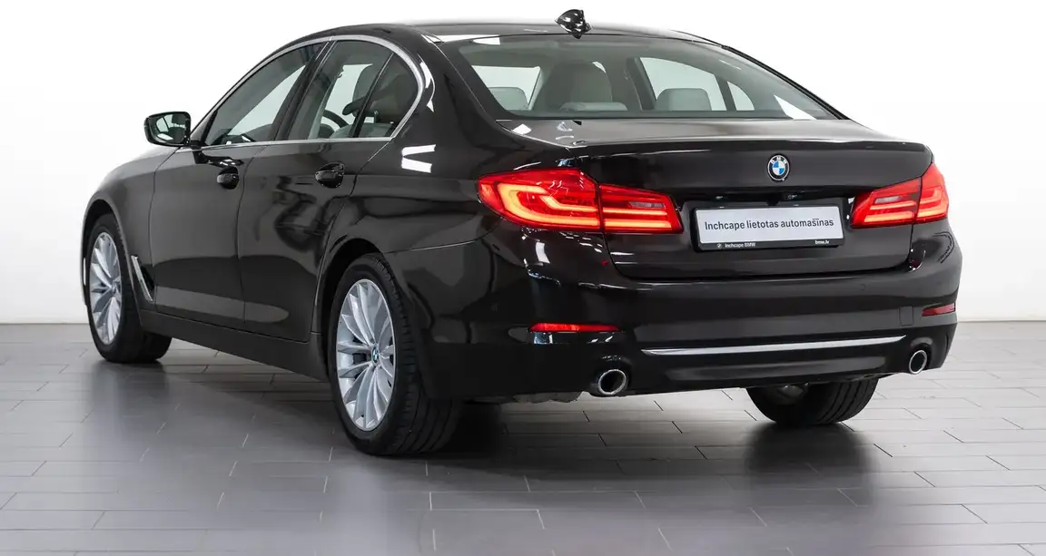 BMW 5 SERIES