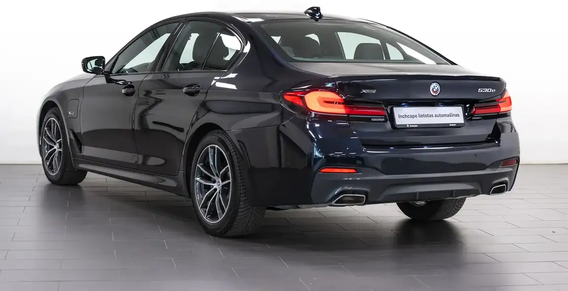 BMW 5 SERIES