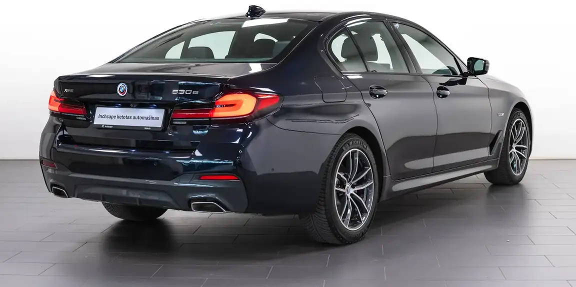 BMW 5 SERIES