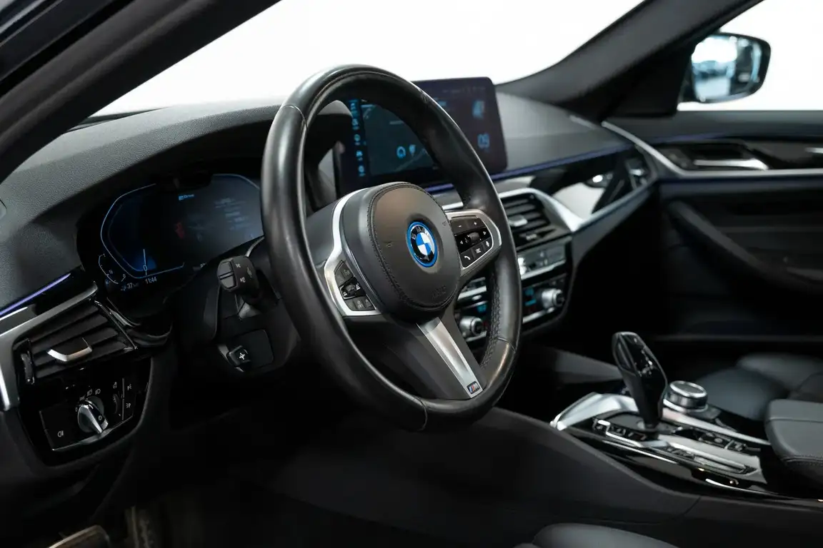 BMW 5 SERIES