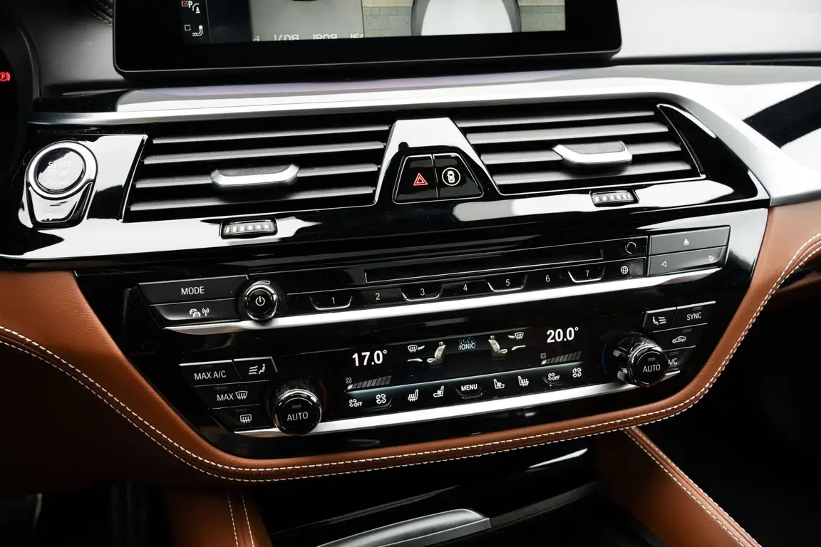 BMW 5 SERIES