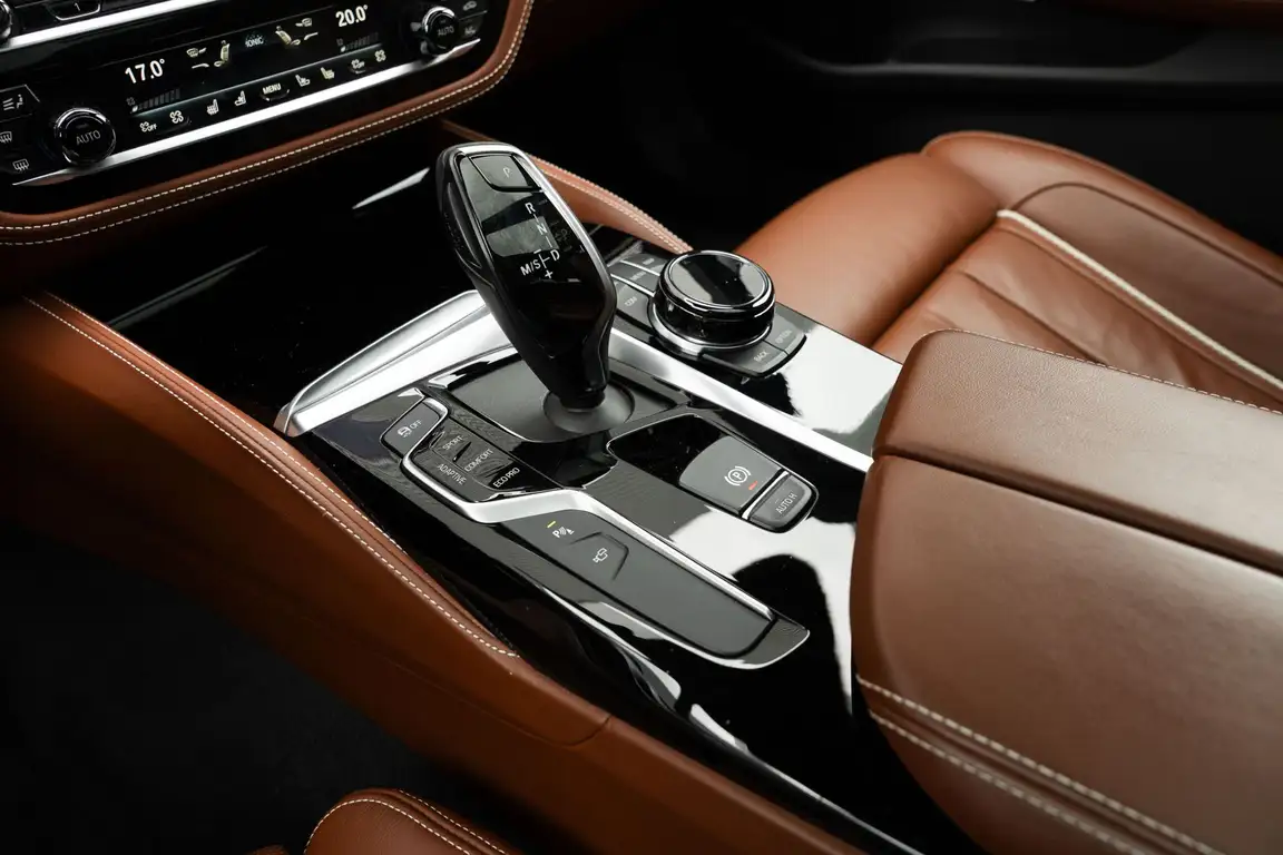 BMW 5 SERIES
