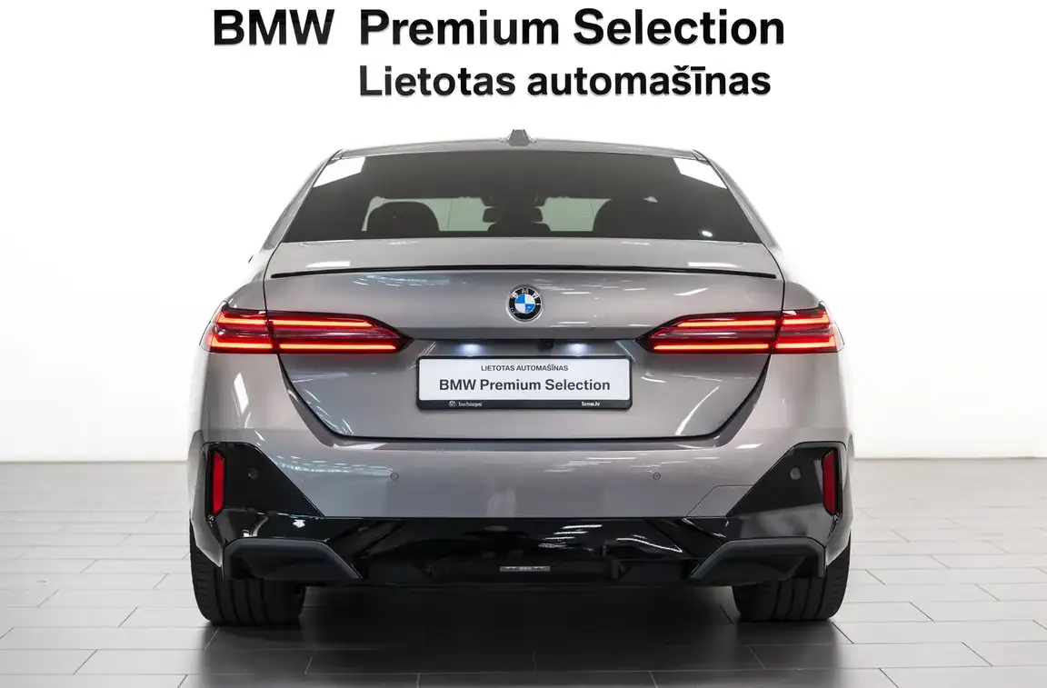 BMW 5 SERIES