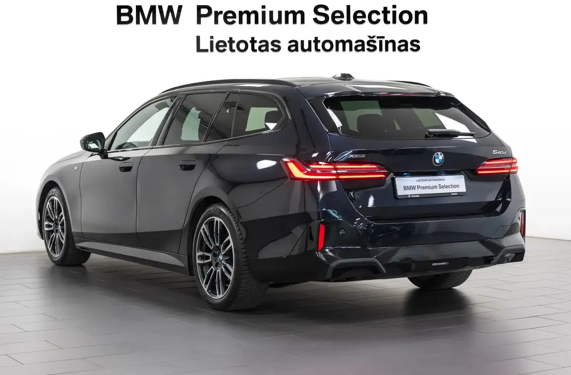 BMW 5 SERIES