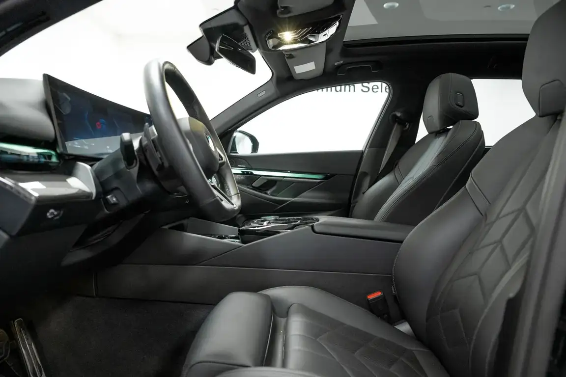 BMW 5 SERIES