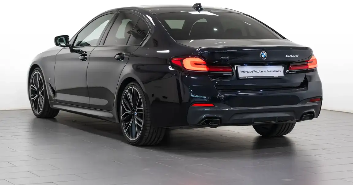 BMW 5 SERIES