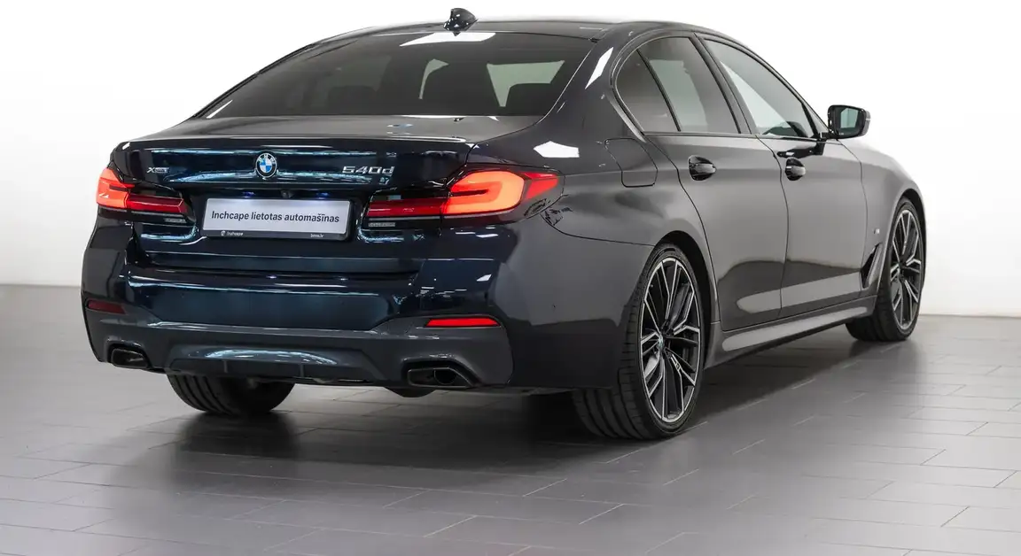 BMW 5 SERIES