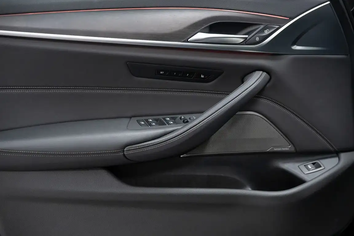 BMW 5 SERIES