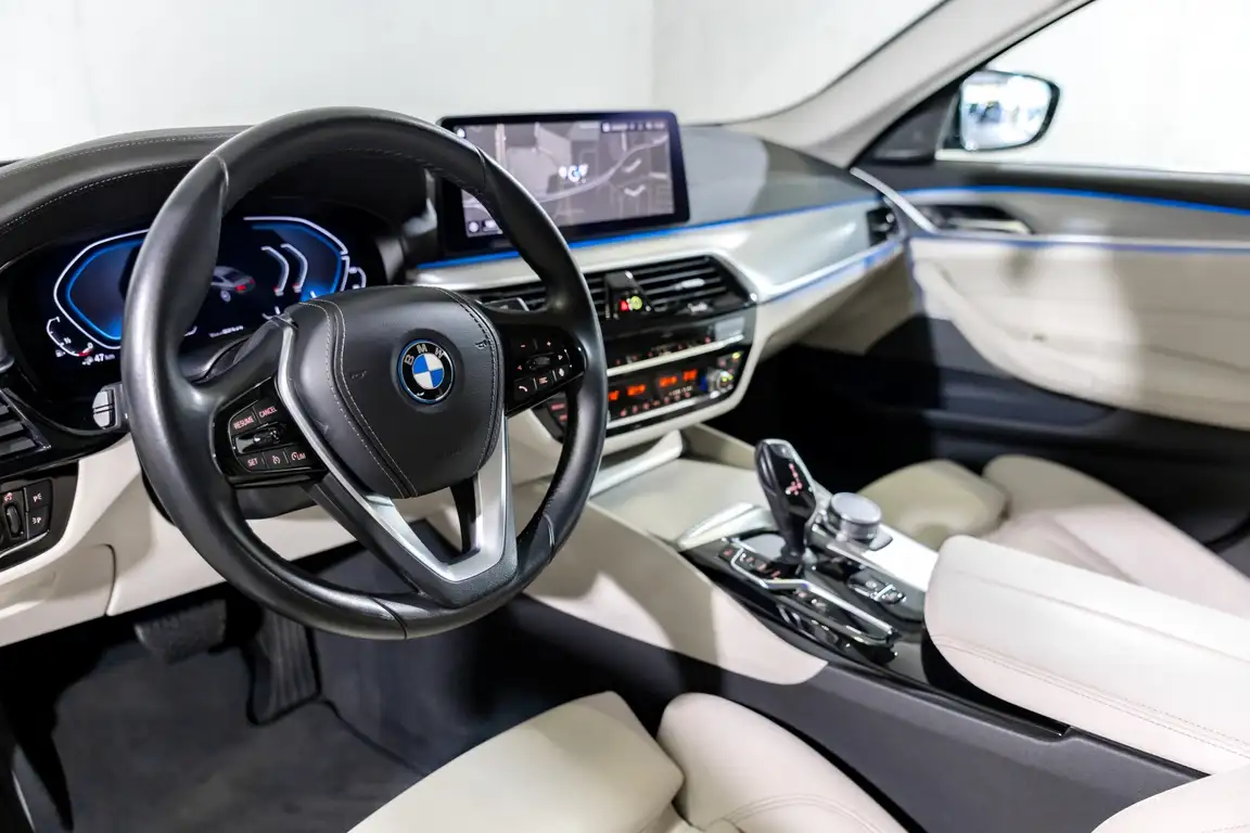 BMW 5 SERIES