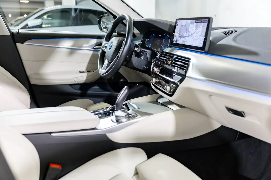 BMW 5 SERIES