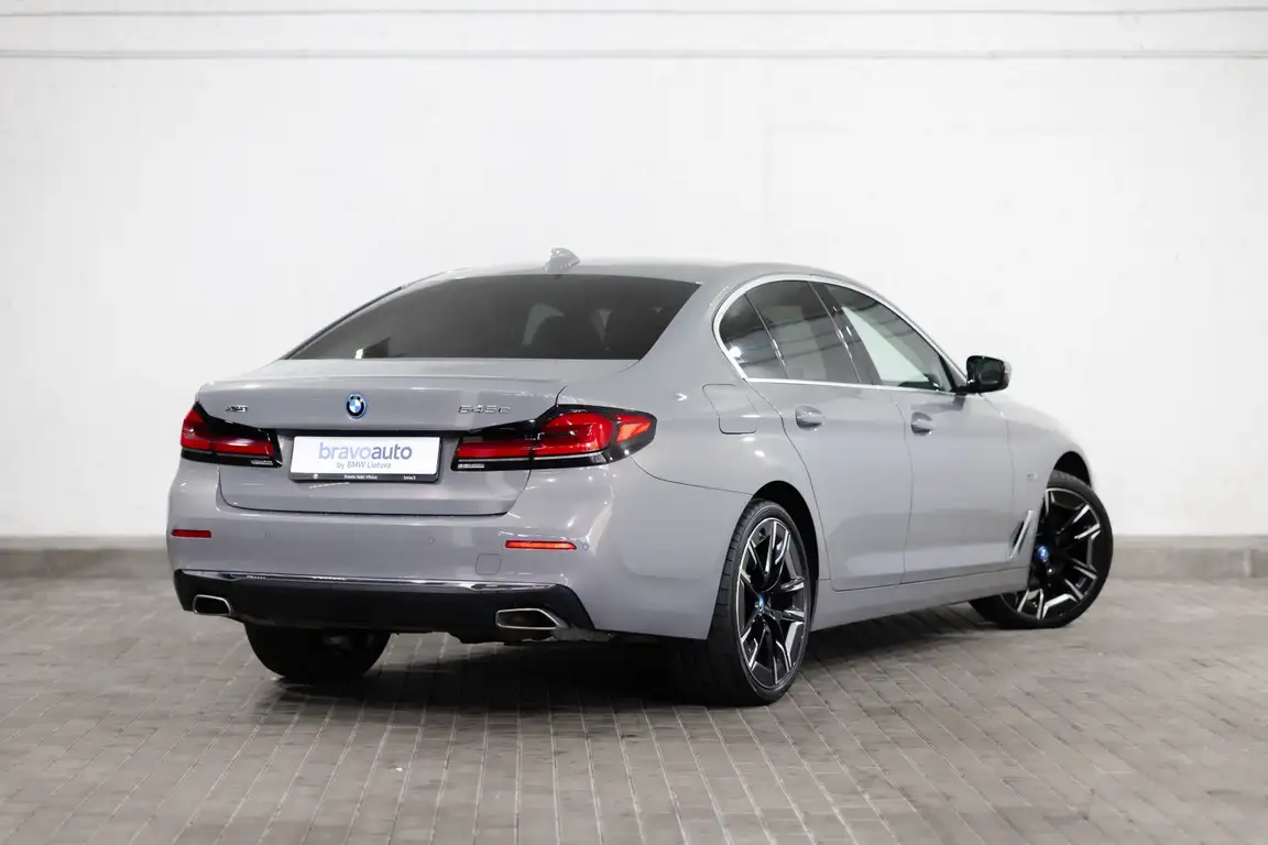 BMW 5 SERIES