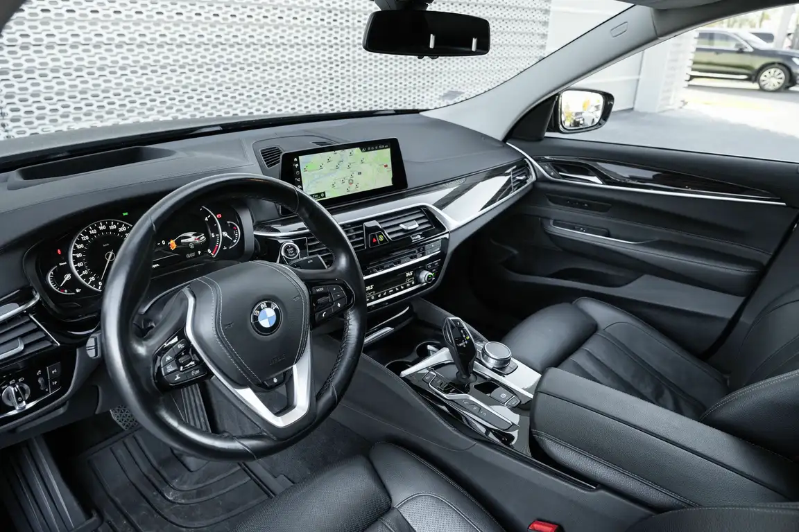 BMW 6 SERIES