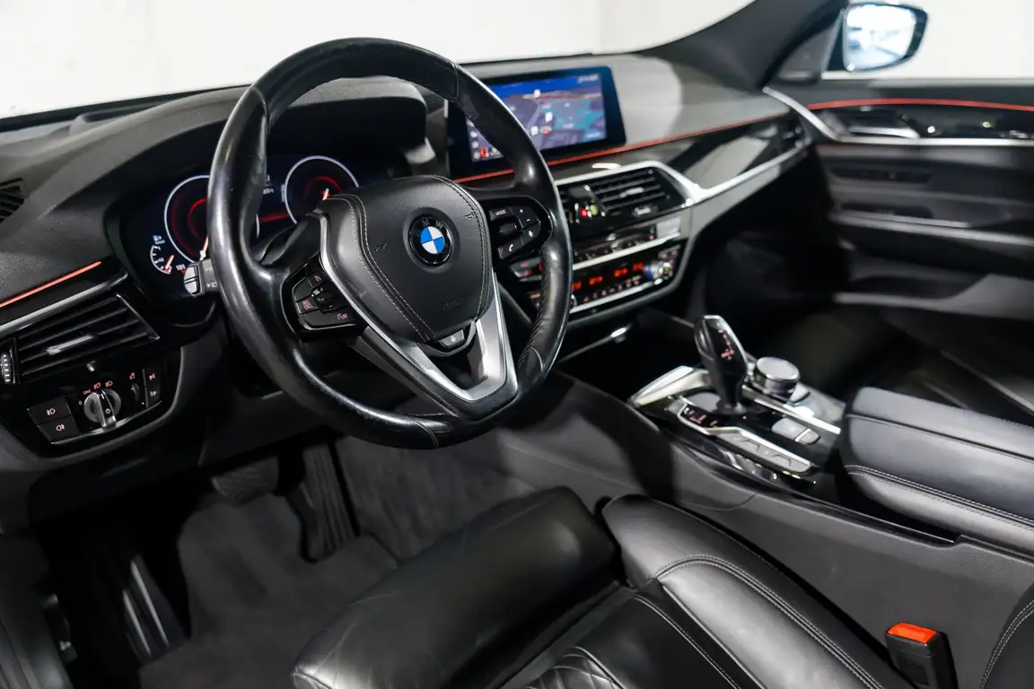 BMW 6 SERIES