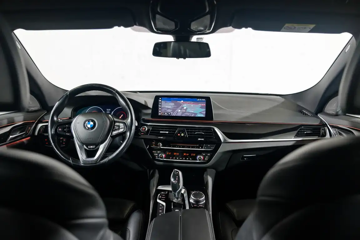 BMW 6 SERIES