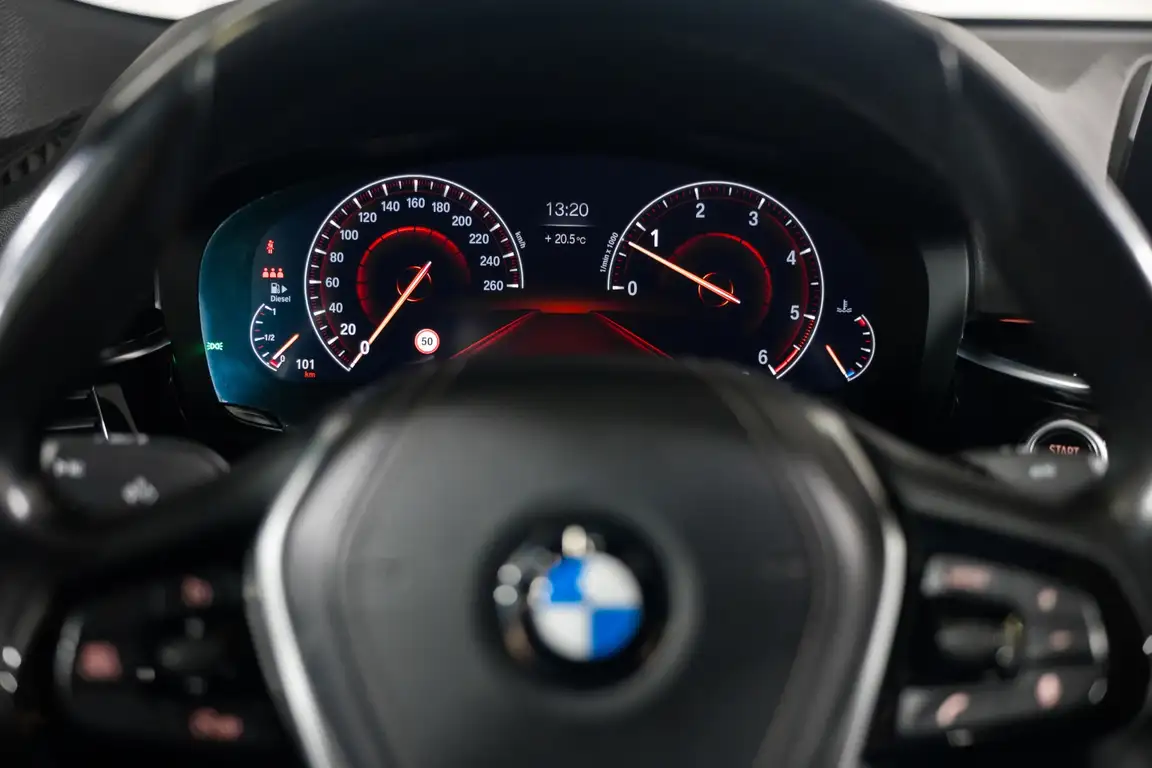BMW 6 SERIES