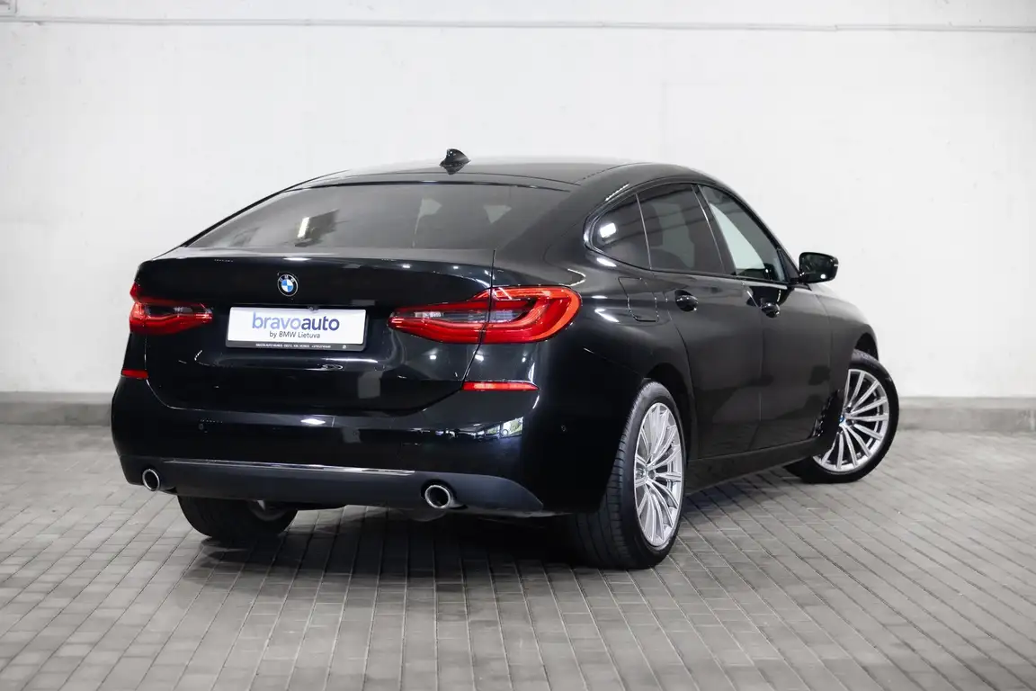 BMW 6 SERIES
