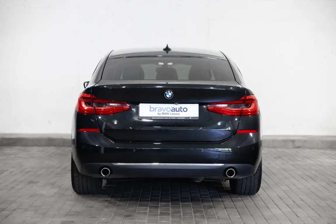 BMW 6 SERIES