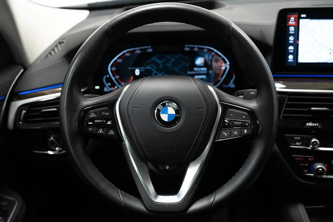 BMW 6 SERIES