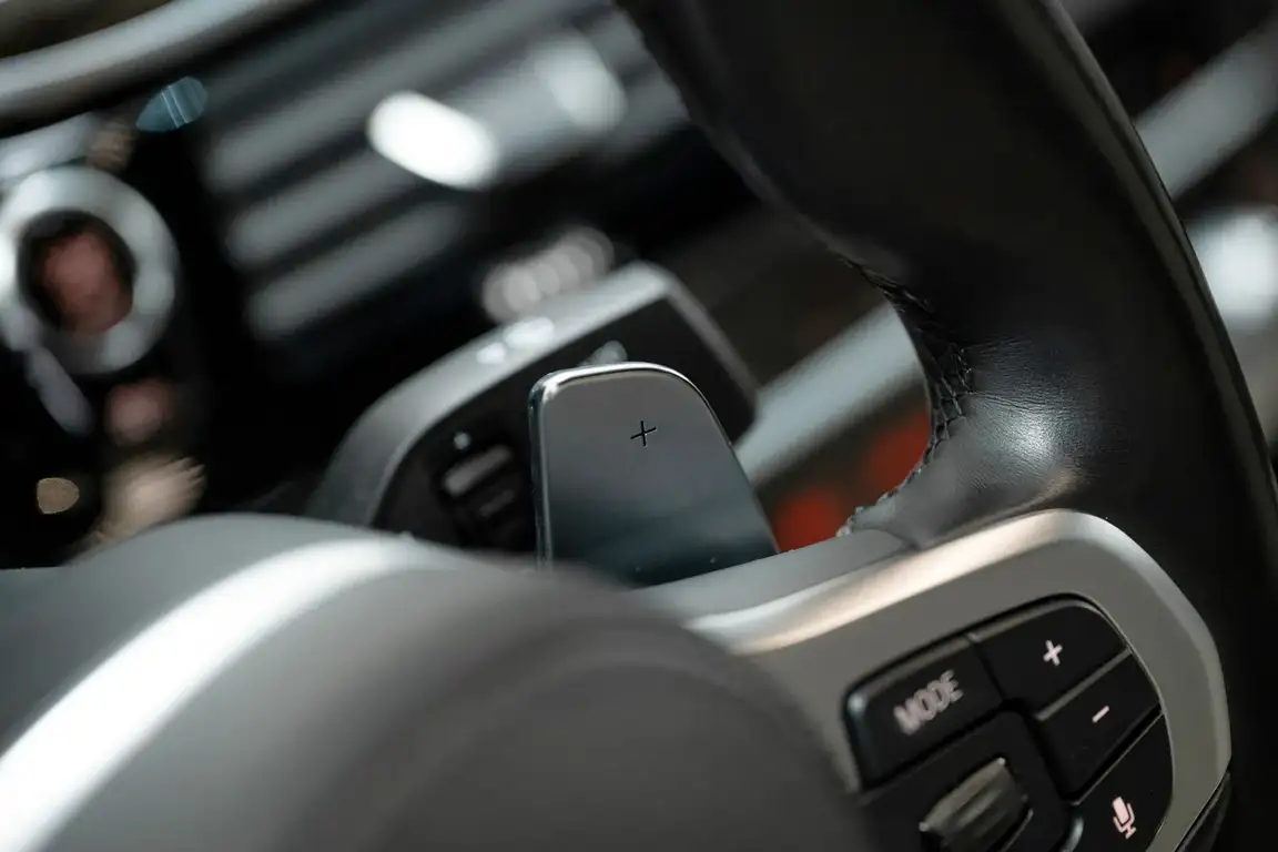 BMW 6 SERIES