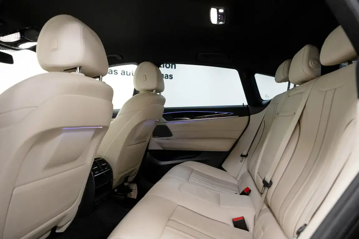 BMW 6 SERIES