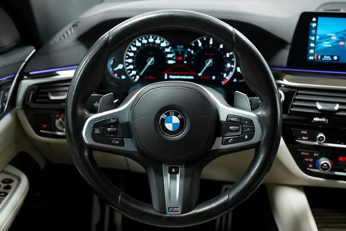 BMW 6 SERIES