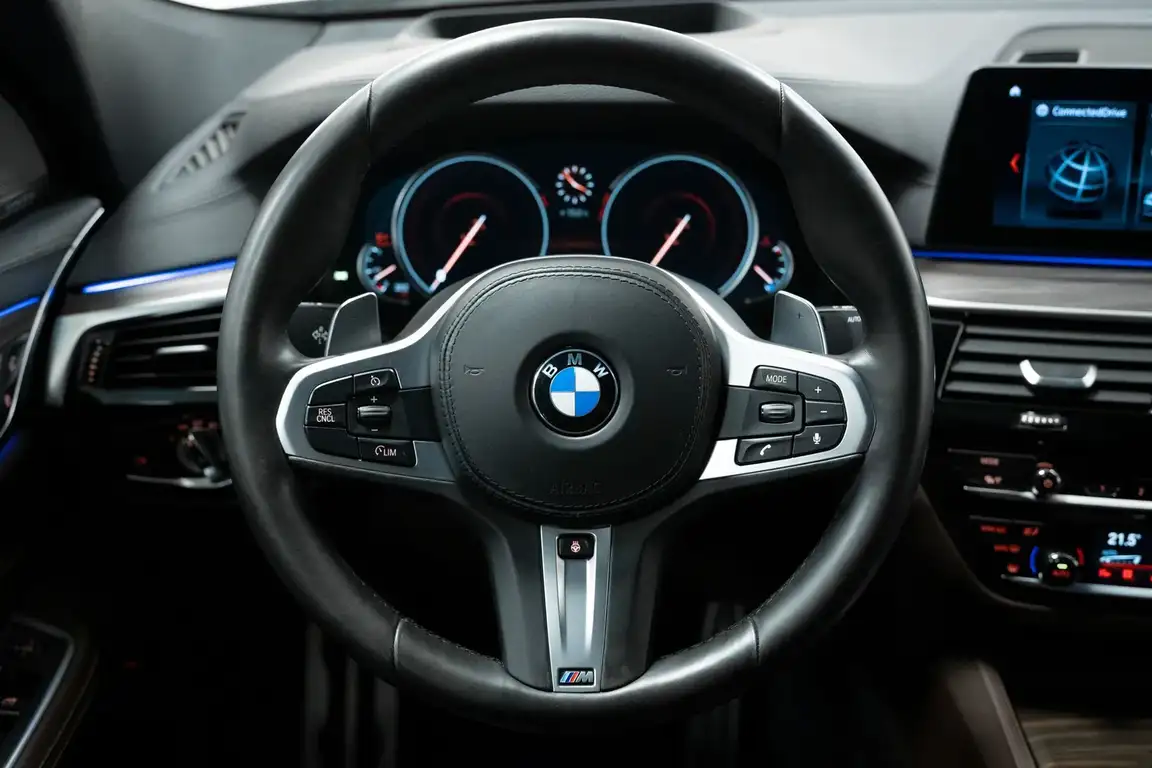 BMW 6 SERIES