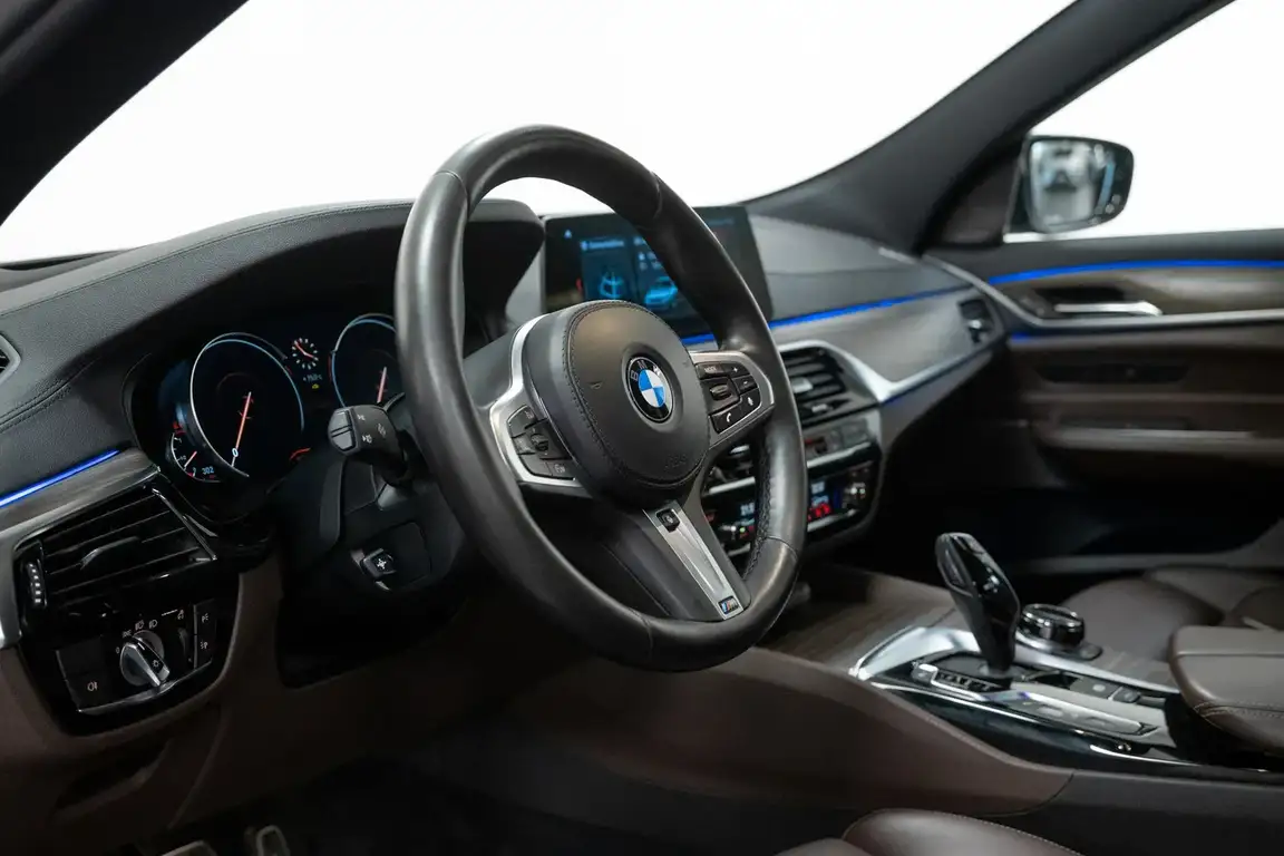 BMW 6 SERIES