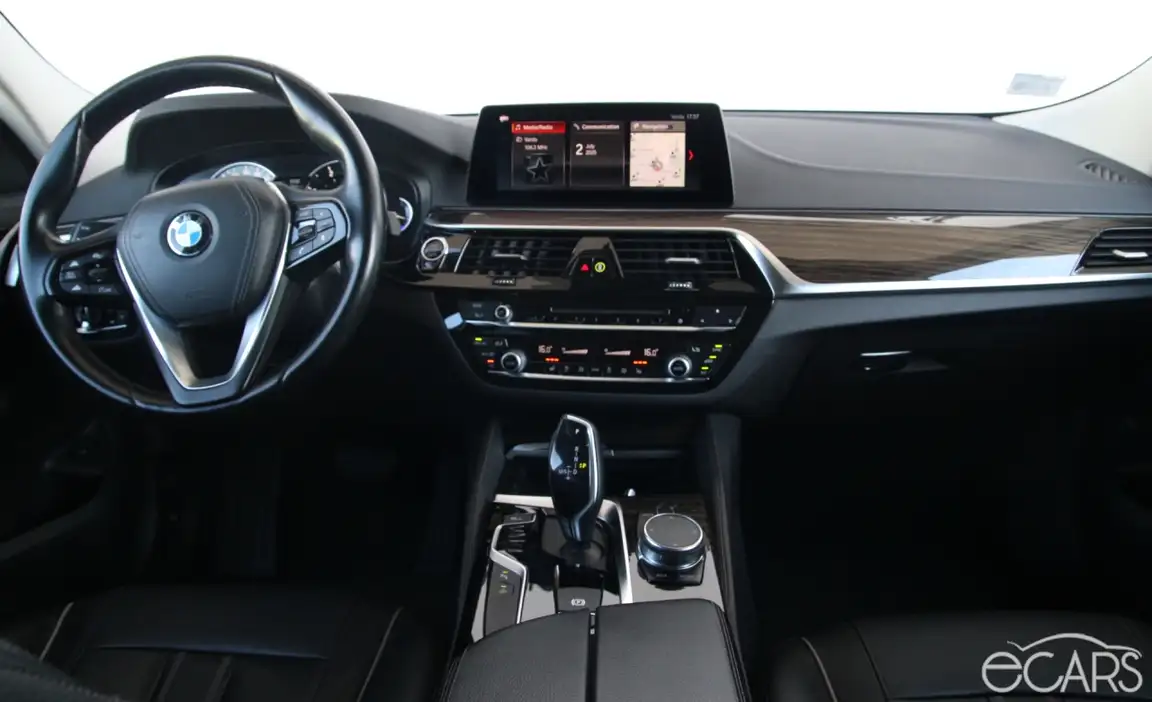 BMW 6 SERIES