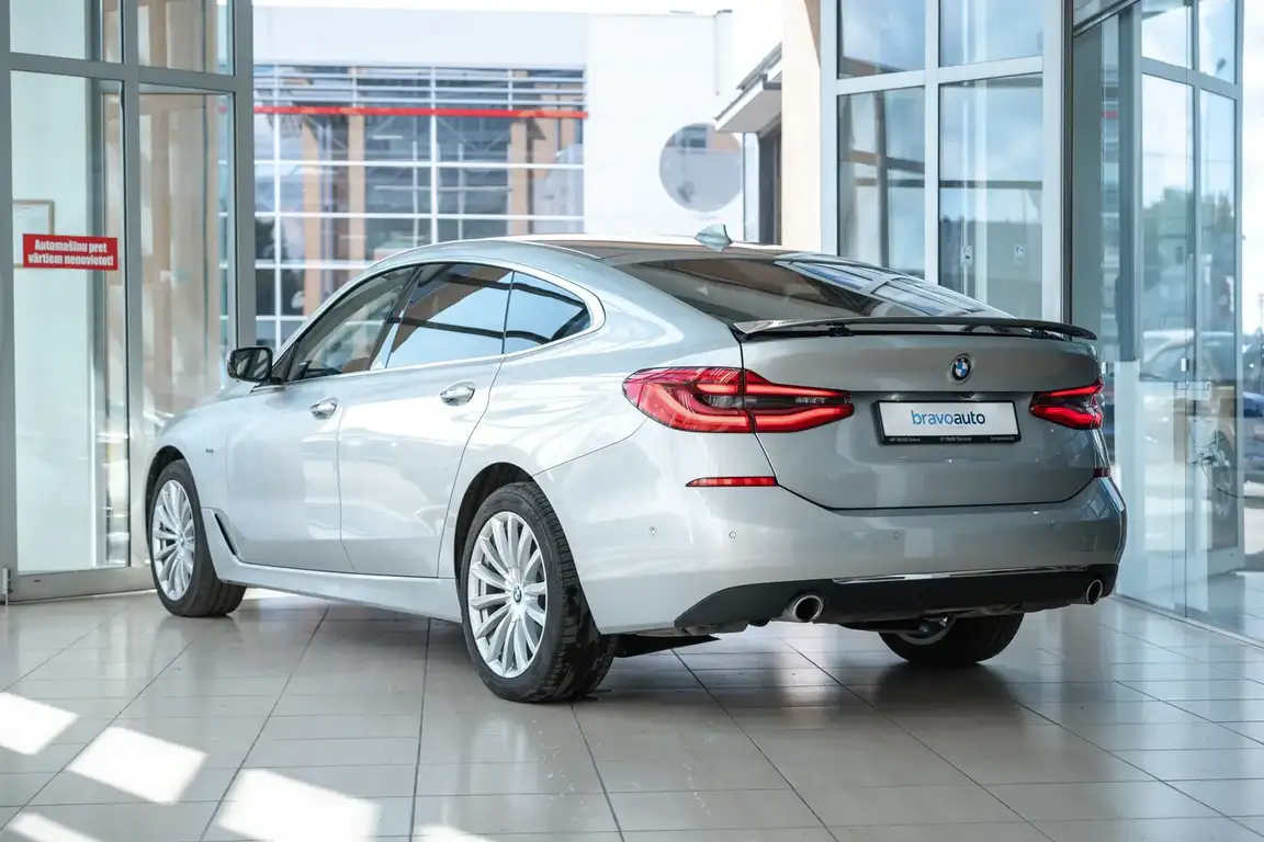 BMW 6 SERIES