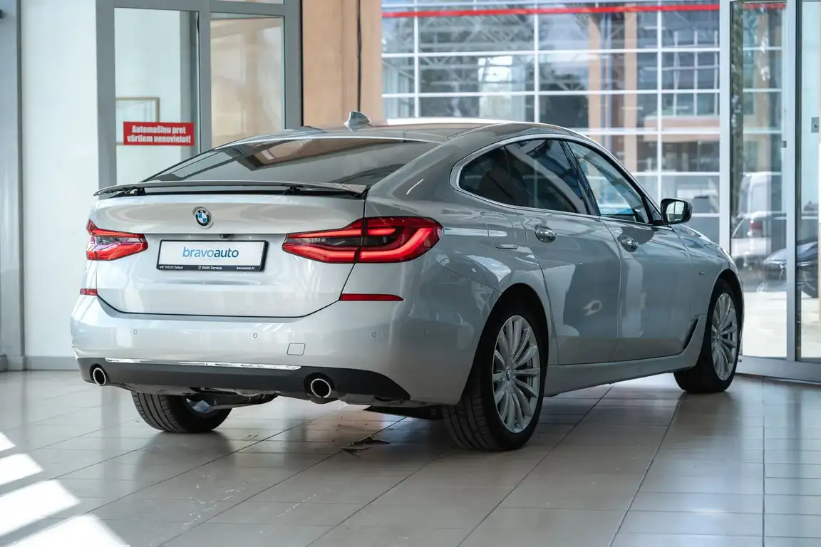 BMW 6 SERIES
