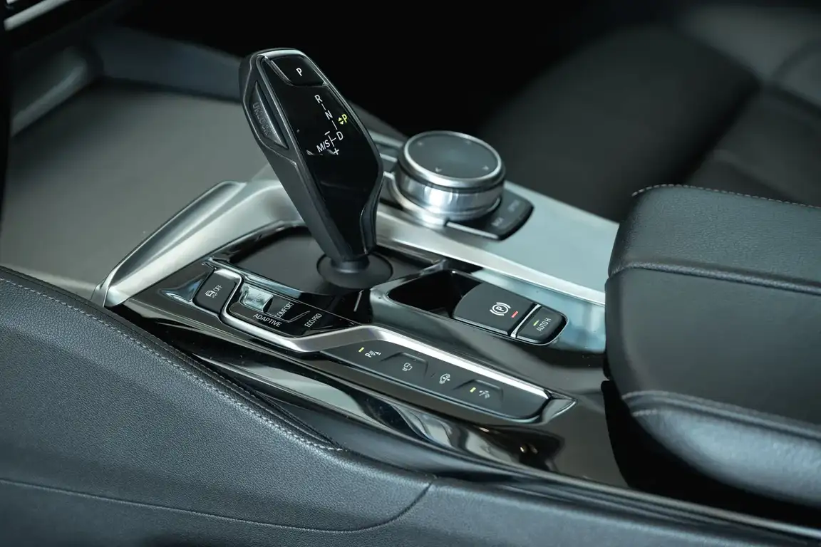 BMW 6 SERIES