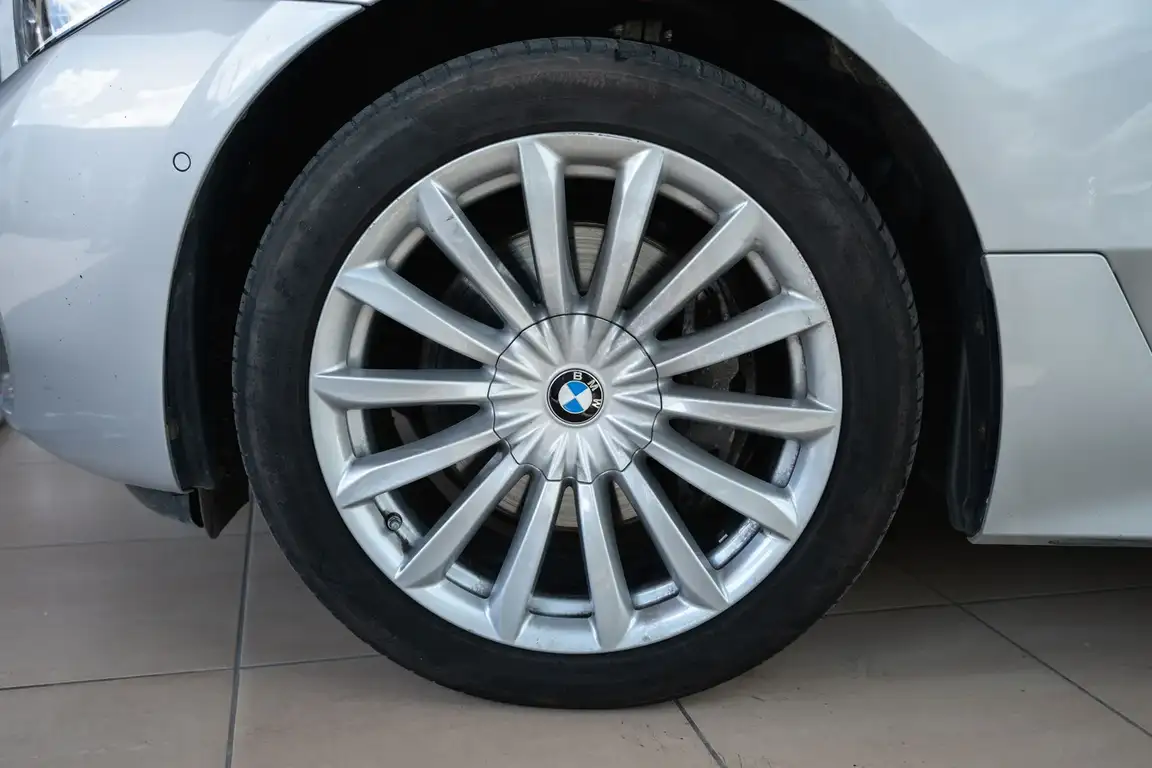 BMW 6 SERIES